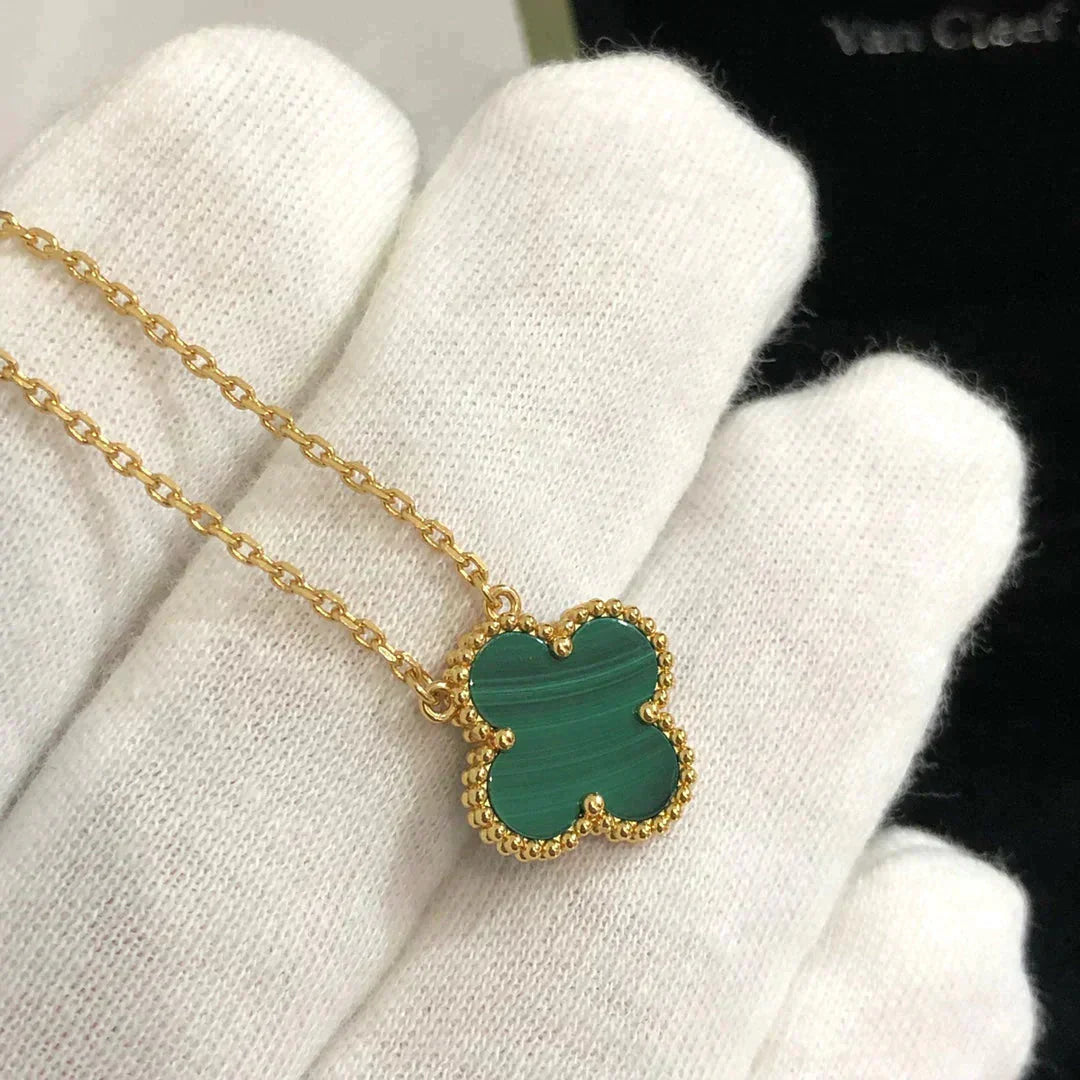 Miro CLOVER 15MM MALACHITE SINGLE FLOWER  NECKLACE