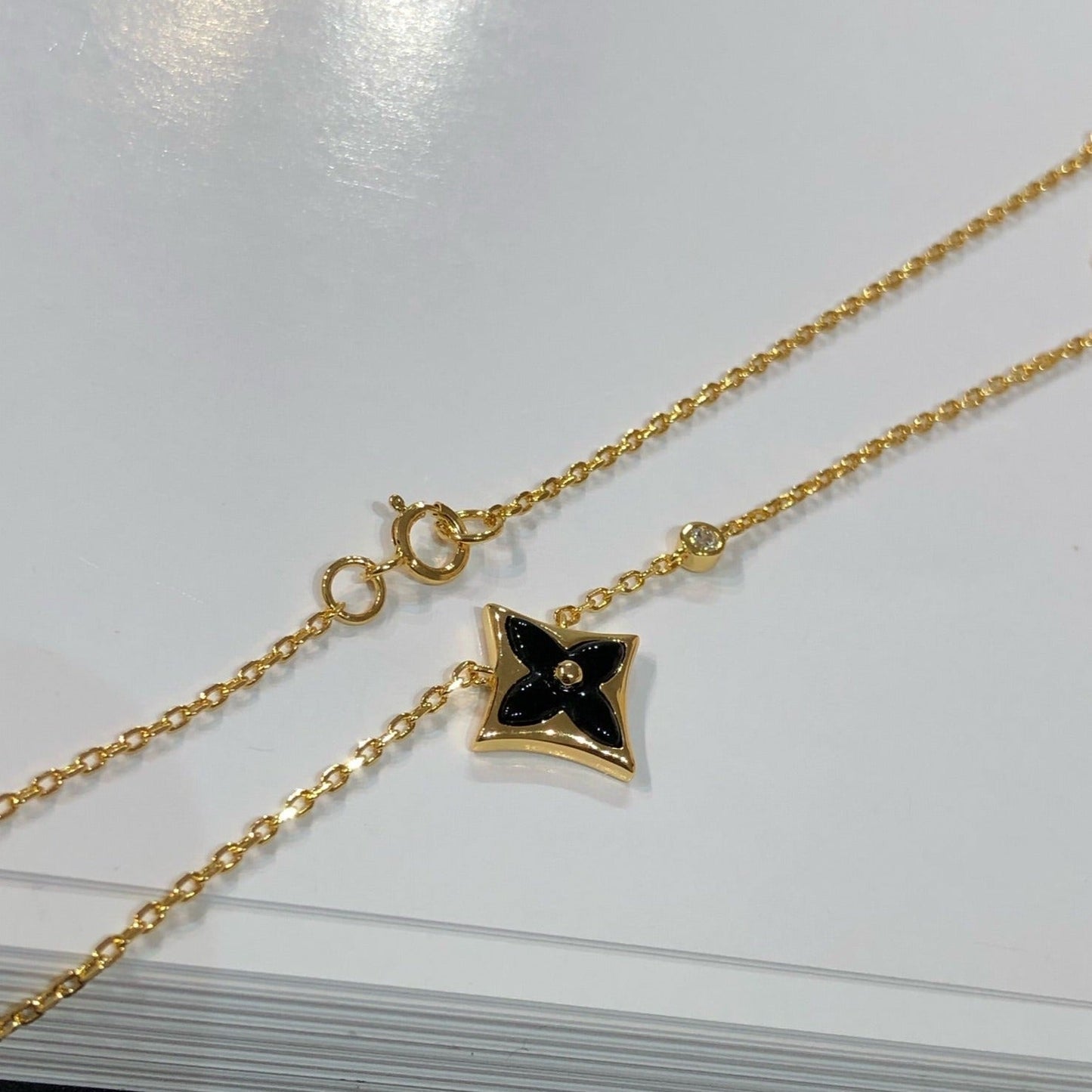 Miro STAR BLACK MOP NECKLACE