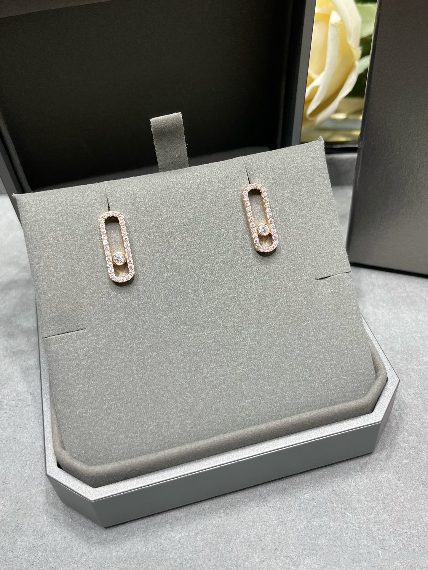 [Miro ]MOVE UNO STUD DIAMOND PAVED EARRINGS